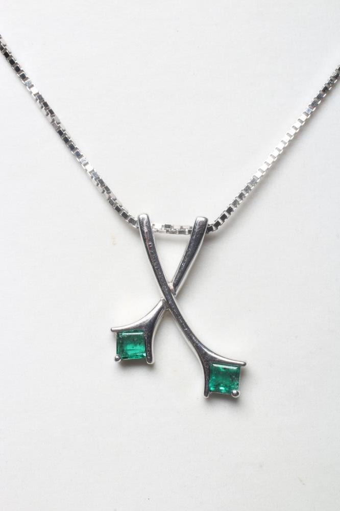 A MODERN EMERALD PENDANT Image