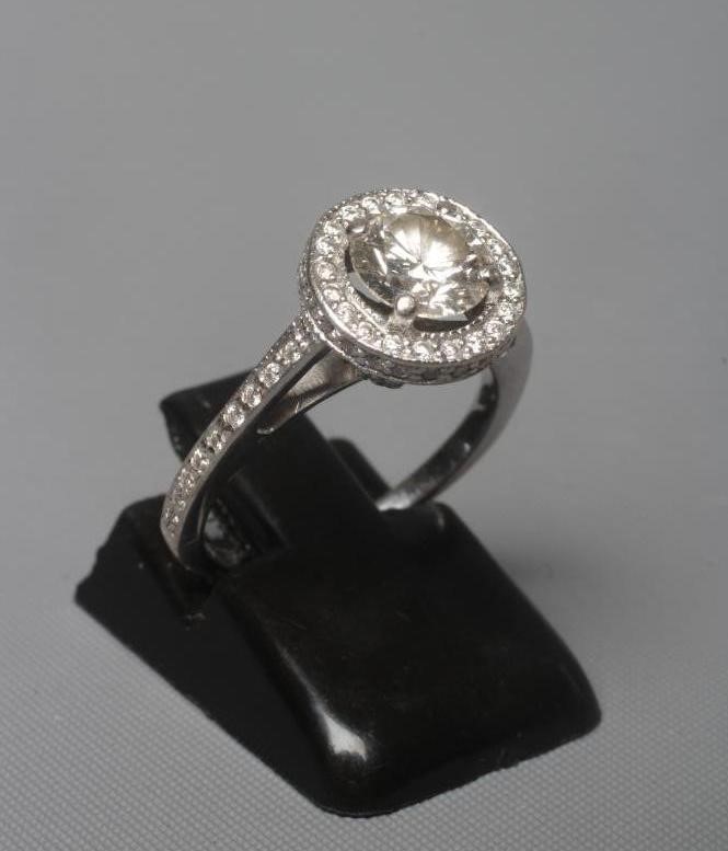 A DIAMOND TARGET RING Image