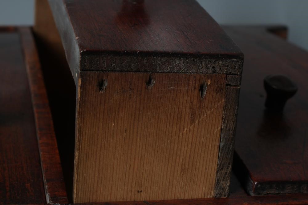 A MAHOGANY BOW FRONT CHEST OF DRAWERS Image