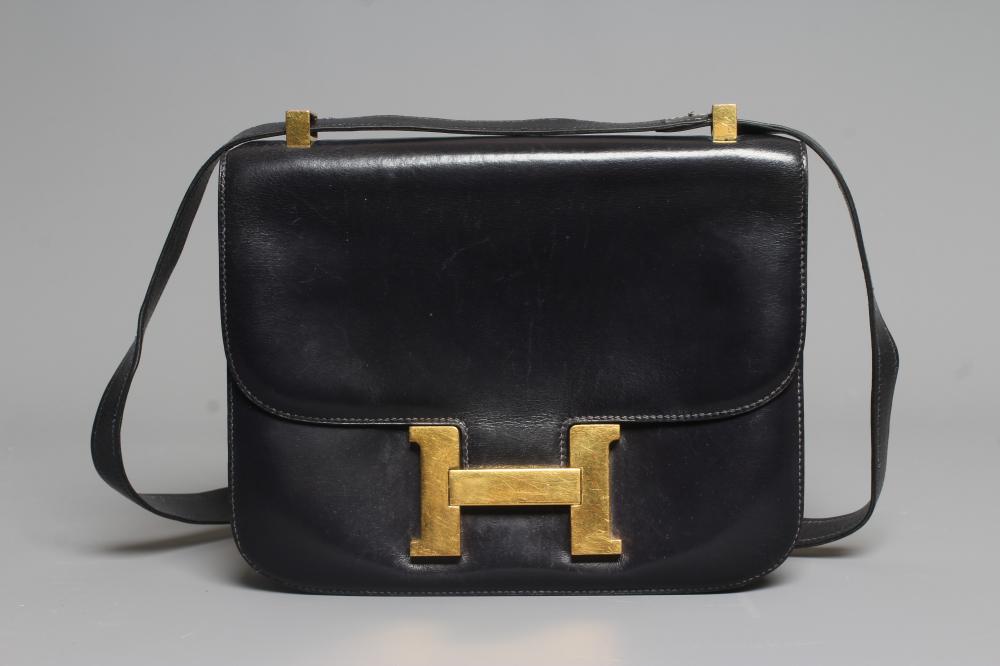 AN HERMES NAVY BLUE LEATHER CONSTANCE HANDBAG Image