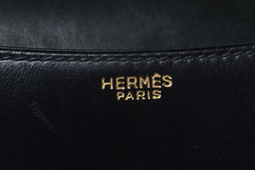 AN HERMES NAVY BLUE LEATHER CONSTANCE HANDBAG Image