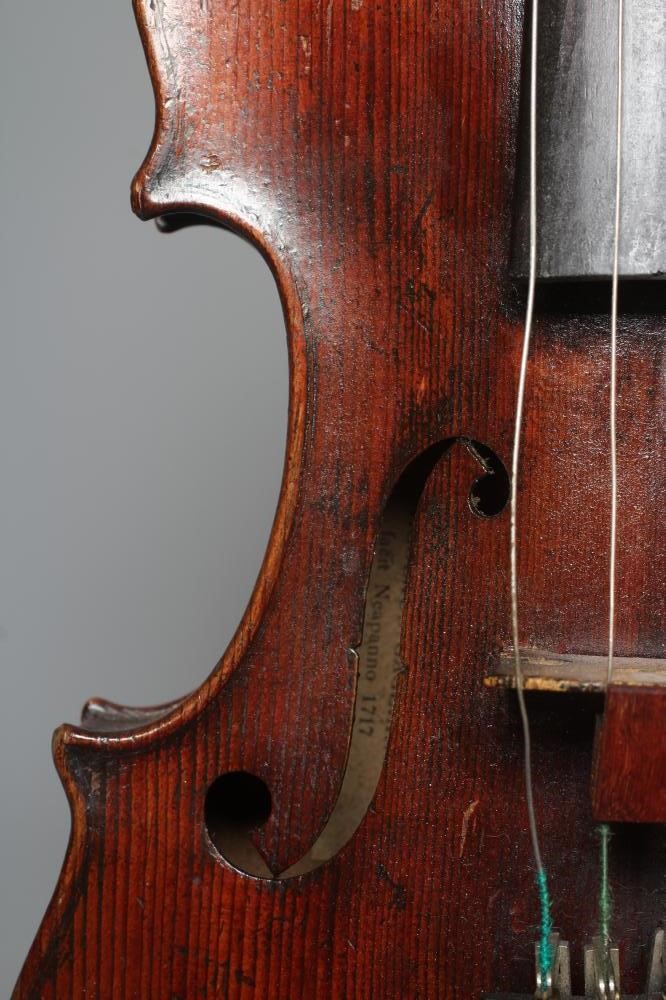 A VIOLIN Image
