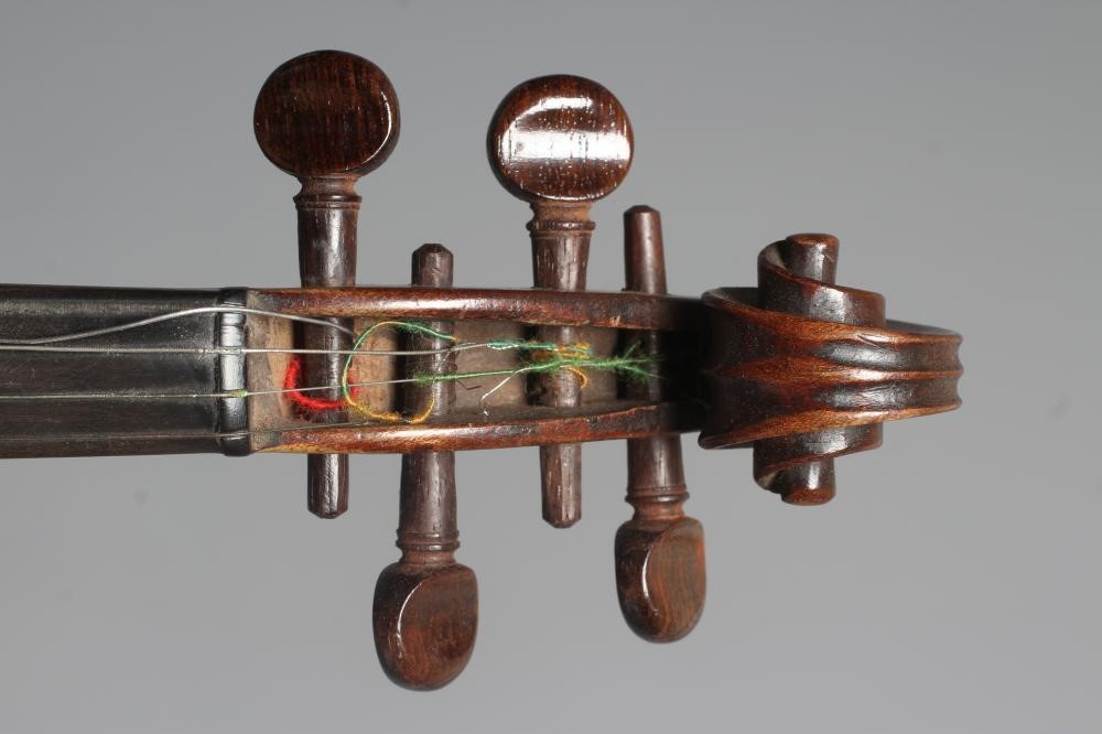 A VIOLIN Image