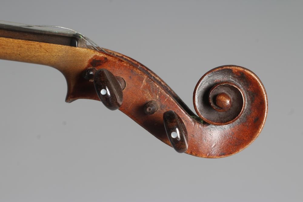 A VIOLIN Image