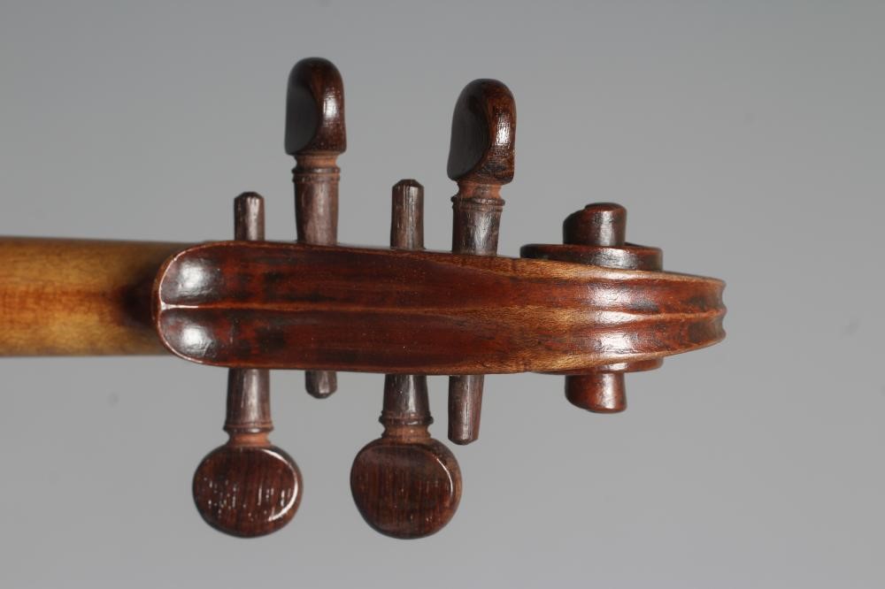 A VIOLIN Image