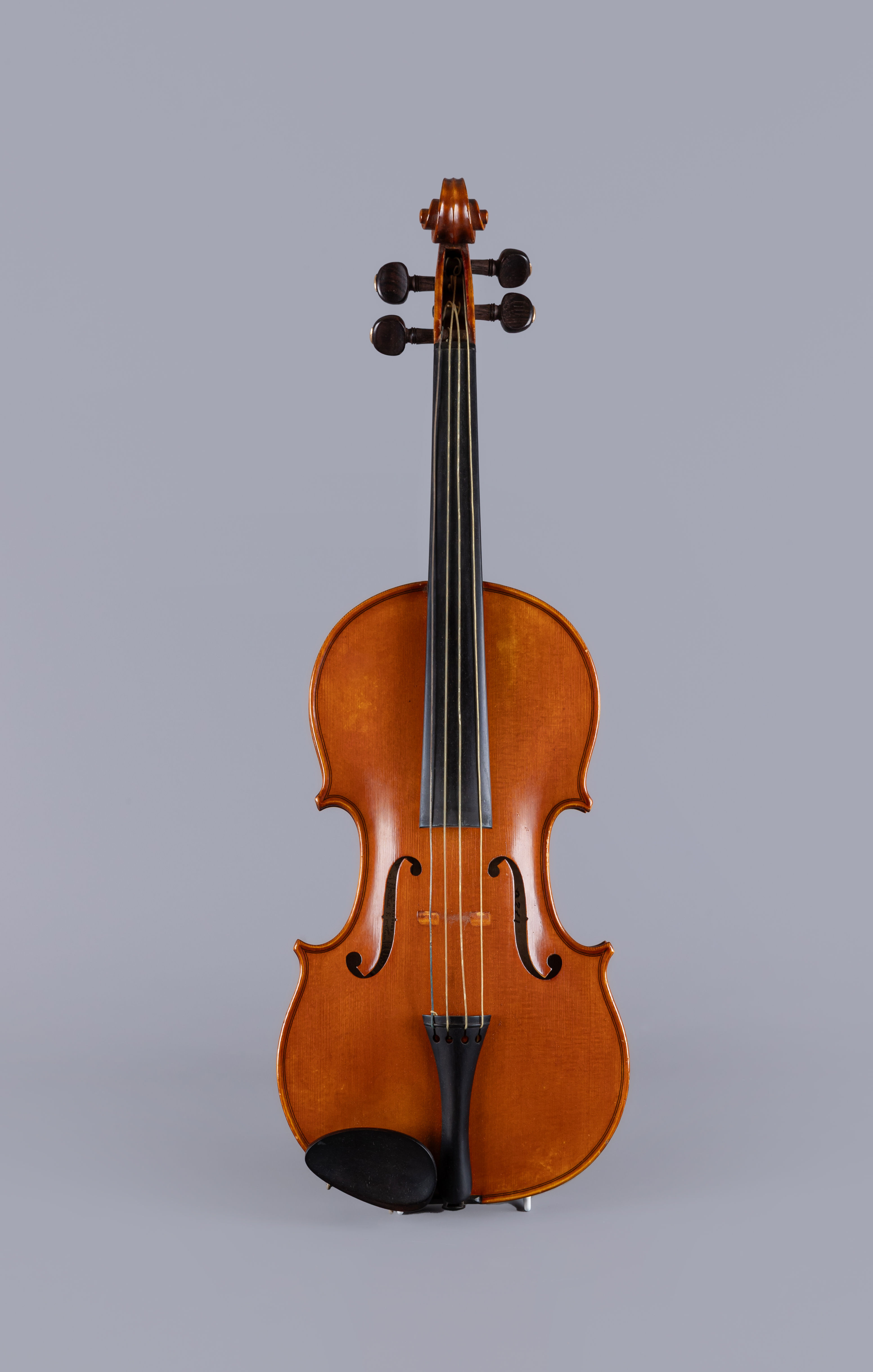 A FRENCH VIOLIN BY H DERAZEY Image
