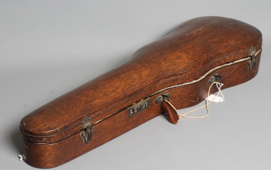 A FRENCH VIOLIN BY H DERAZEY Image