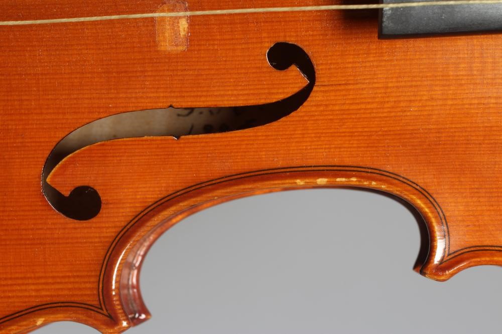 A FRENCH VIOLIN BY H DERAZEY Image