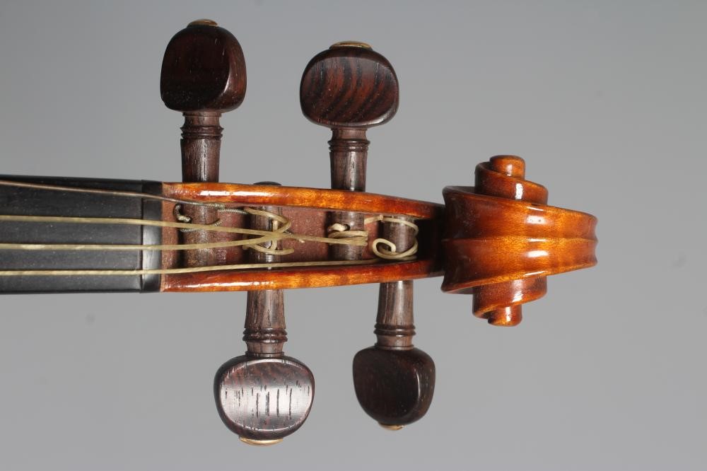 A FRENCH VIOLIN BY H DERAZEY Image