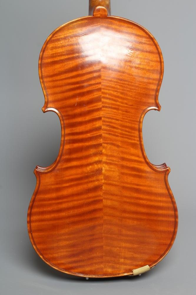 A FRENCH VIOLIN BY H DERAZEY Image