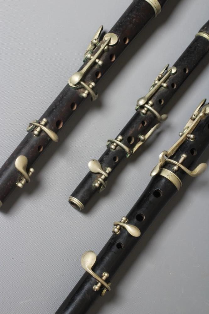 A WWI MILITARY STARCK BARNES TWO PIECE FLUTE with five keys Image