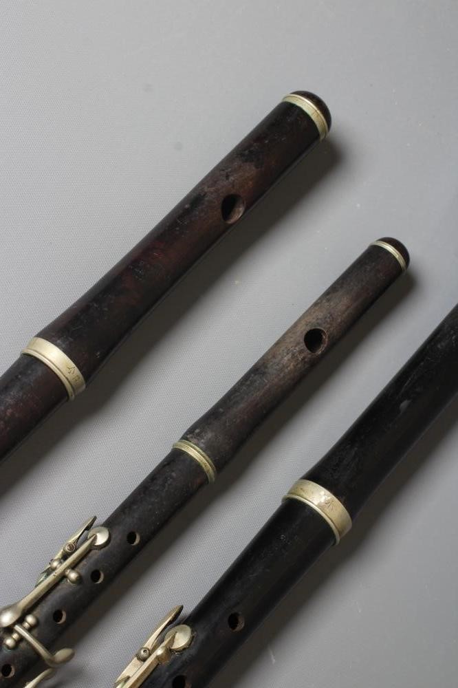 A WWI MILITARY STARCK BARNES TWO PIECE FLUTE with five keys Image