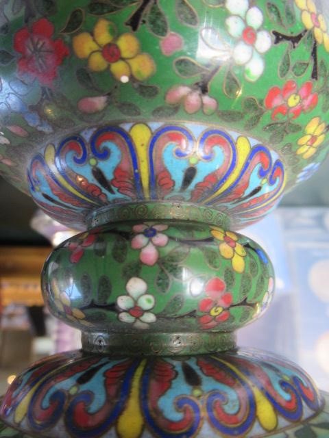 A PAIR OF CHINESE CLOISONNE ENAMEL TULIP VASES AND COVERS Image