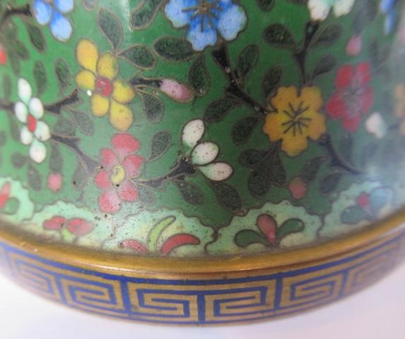 A PAIR OF CHINESE CLOISONNE ENAMEL TULIP VASES AND COVERS Image