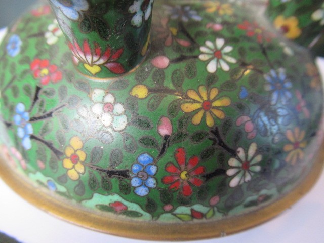 A PAIR OF CHINESE CLOISONNE ENAMEL TULIP VASES AND COVERS Image