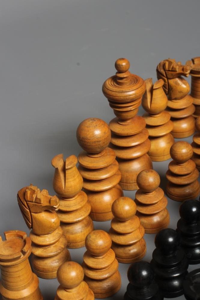 A BOX AND EBONY RING TURNED CHESS SET, Kings 4 1/4" high (Est. plus 24% premium inc. VAT) Image