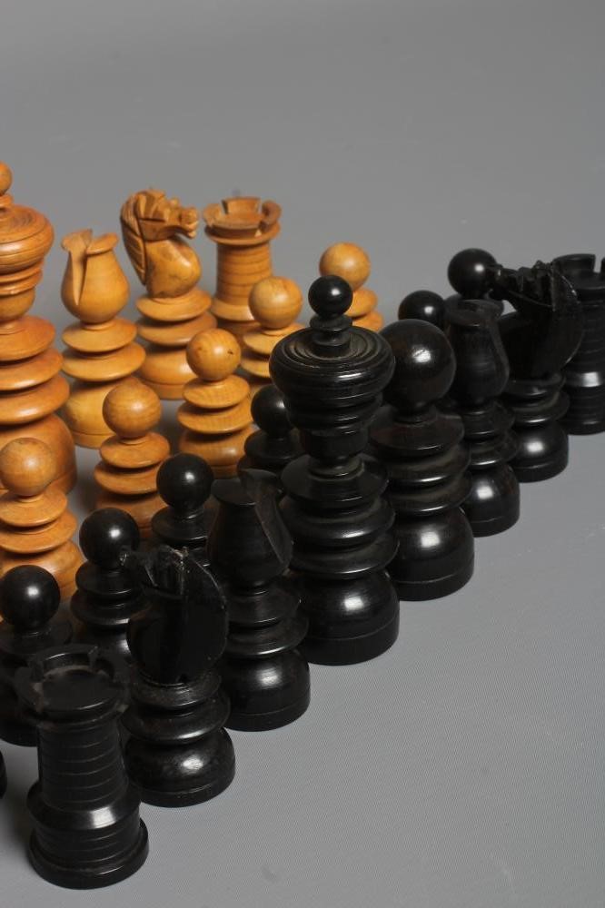 A BOX AND EBONY RING TURNED CHESS SET, Kings 4 1/4" high (Est. plus 24% premium inc. VAT) Image