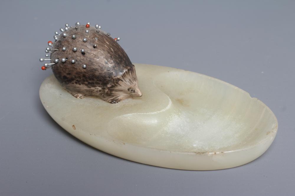 AN ASPREY NOVELTY PIN TRAY Image