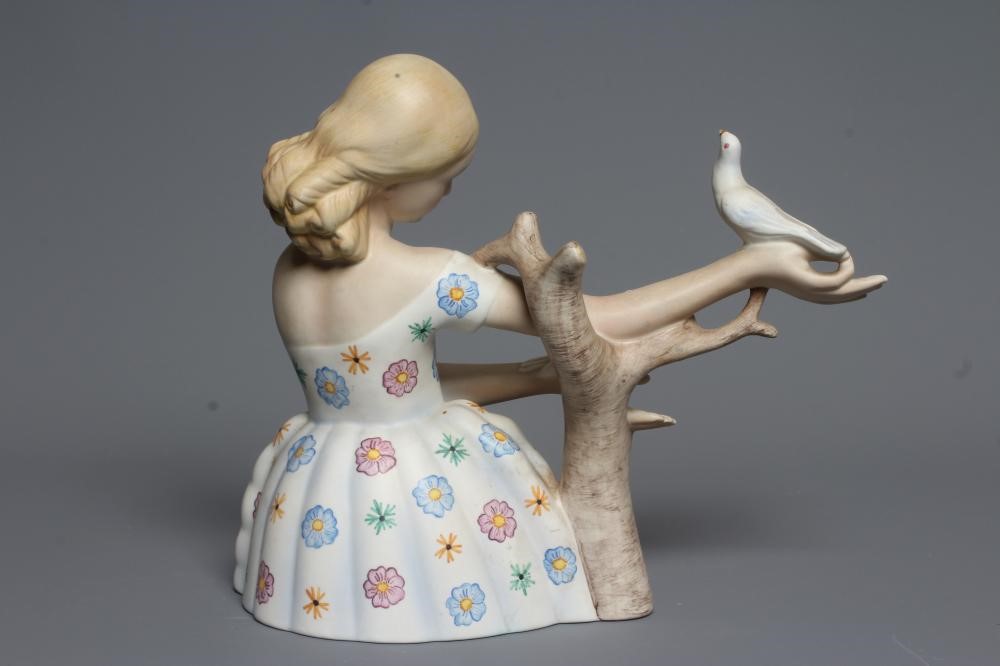 A LENCI EARTHENWARE FIGURE Image