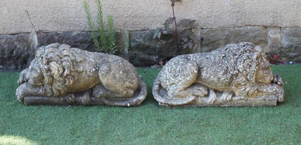 A PAIR OF COMPOSITION STONE CANOVA LIONS, 25" w x 12" h (Est. plus 24% premium inc. VAT) Image