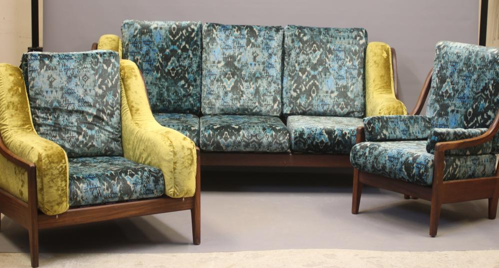 A FORMOSA TEAK LOUNGE SUITE Image