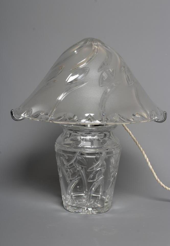AN ART DECO STUART GLASS ELECTRIC TABLE LAMP Image