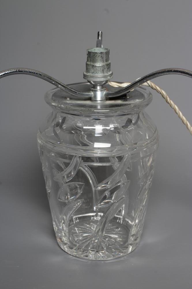 AN ART DECO STUART GLASS ELECTRIC TABLE LAMP Image