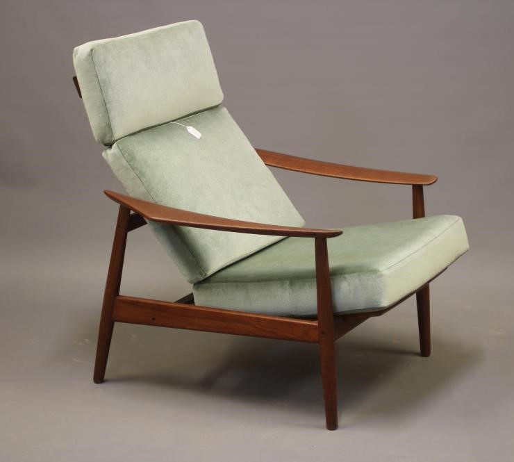 ARNE VODDER FOR FRANCE & SON - A TEAK MODEL FD-164 ARMCHAIR Image