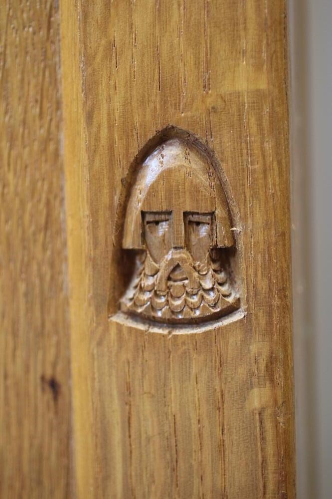 A KNIGHTMAN FAMILY OAK PANELLED BOX SETTLE Image