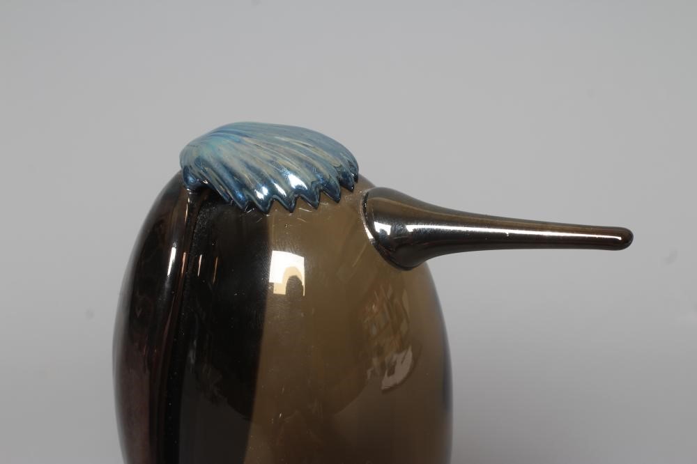 AN IITTALA GLASS WAITER BIRD BY OIVA TOIKKA Image