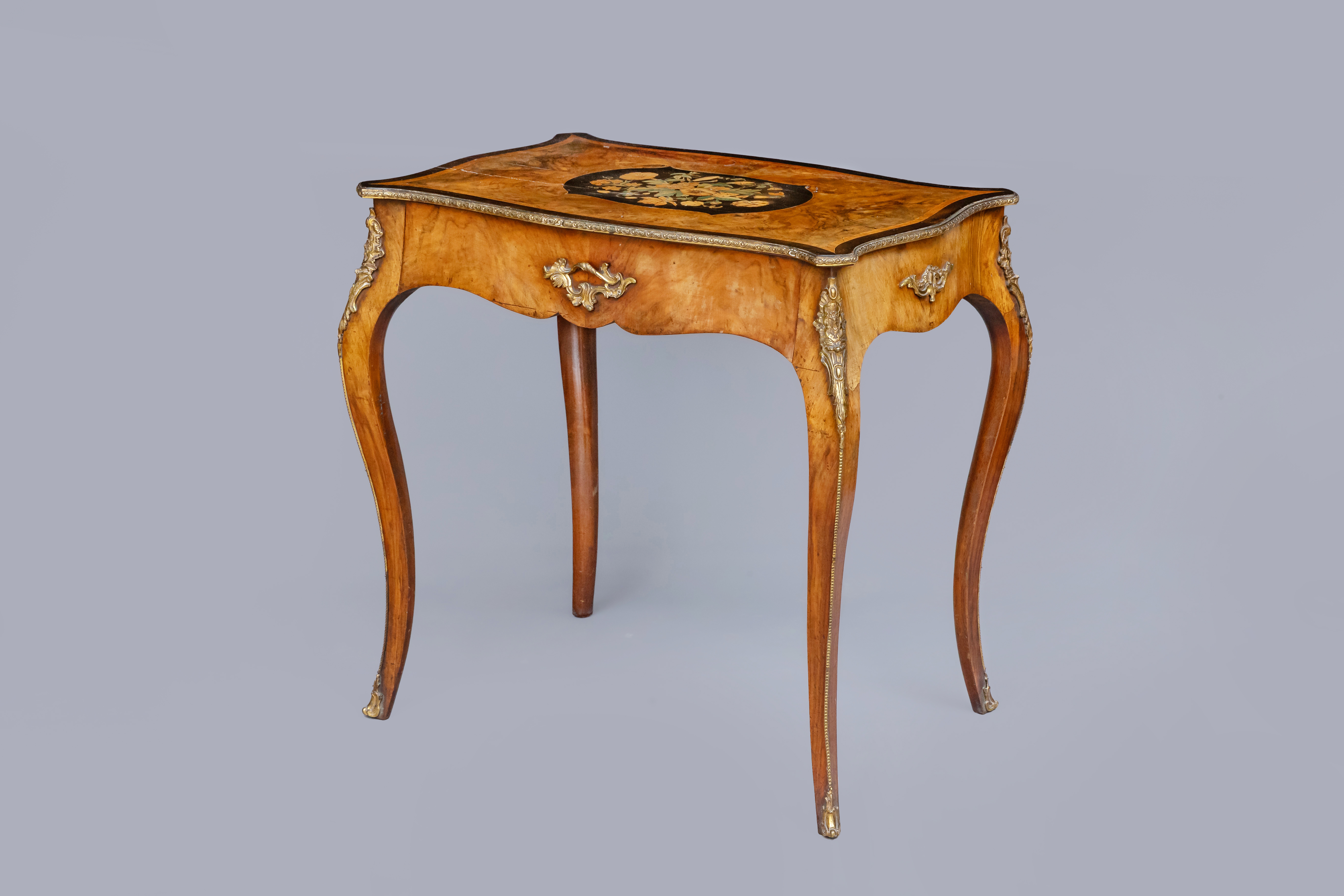 A BURR WALNUT Image