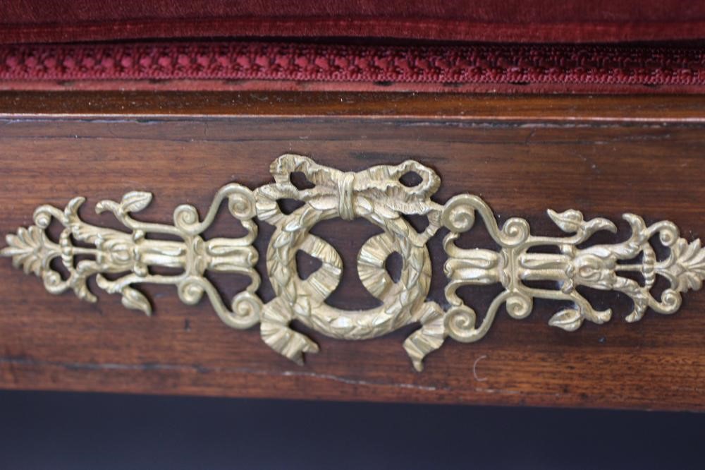 A REGENCY MAHOGANY SCROLL END SOFA Image