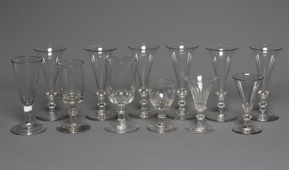 A SET OF SIX GLASS CHAMPAGNE FLUTES Image