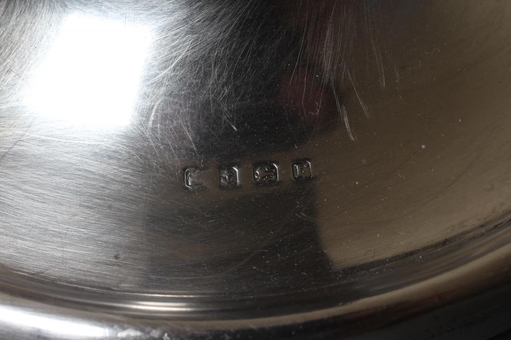 A LARGE ART DECO SILVER CAPSTAN INKWELL Image