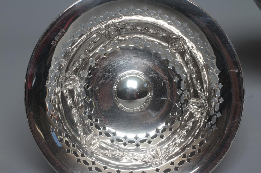 A GEORGE V SILVER COMPOSITE PAIR OF SMALL TAZZE by Thomas Bradbury & Sons Image