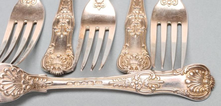 *A SET OF FIVE GEORGE IV SILVER DESSERT FORKS Image
