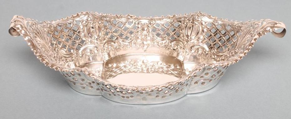 A LATE VICTORIAN SILVER SWEETMEAT DISH Image