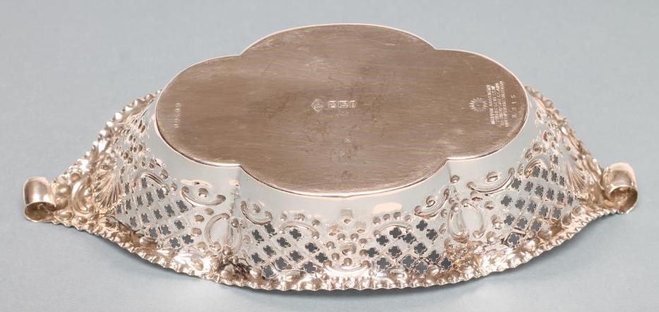 A LATE VICTORIAN SILVER SWEETMEAT DISH Image