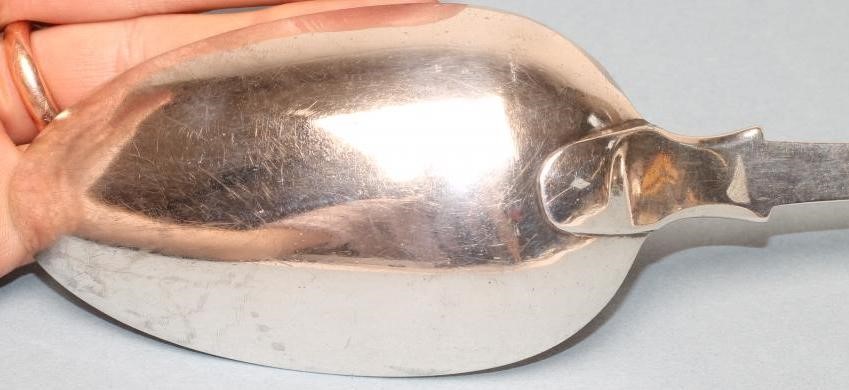 AN EARLY VICTORIAN SILVER BASTING SPOON Image