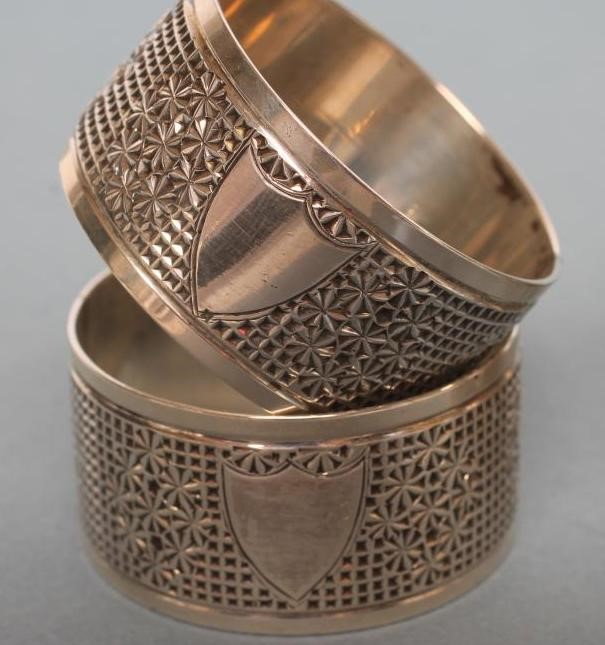 A PAIR OF VICTORIAN SILVER NAPKIN RINGS Image
