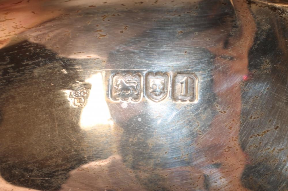 AN EDWARDIAN ART NOUVEAU SILVER CENTRE DISH Image