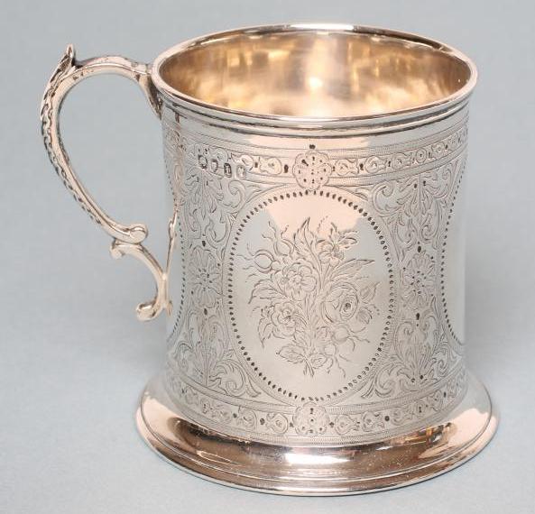 A VICTORIAN SILVER MUG Image