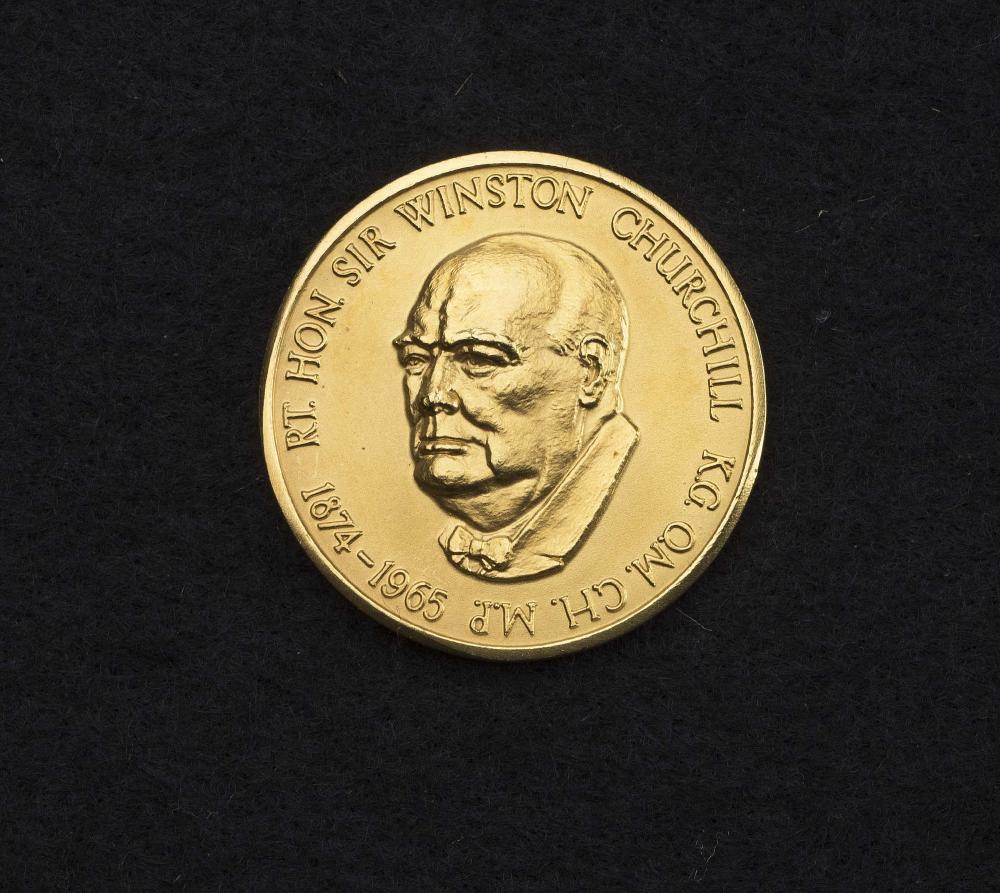A 22CT GOLD WINSTON CHURCHILL MEDALLION Image
