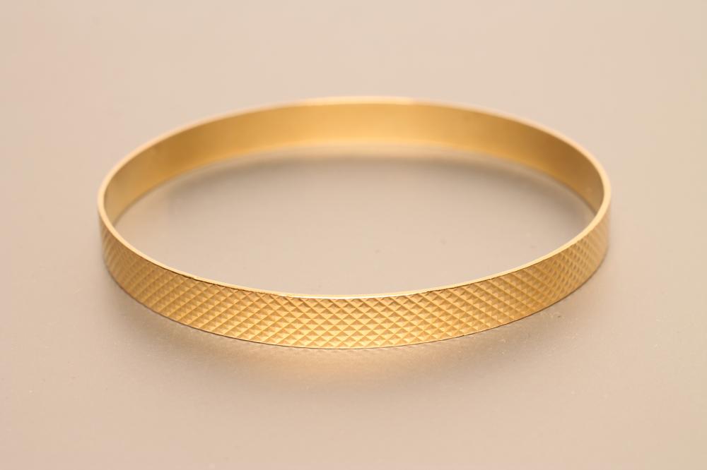 A MALTESE GOLD BANGLE Image