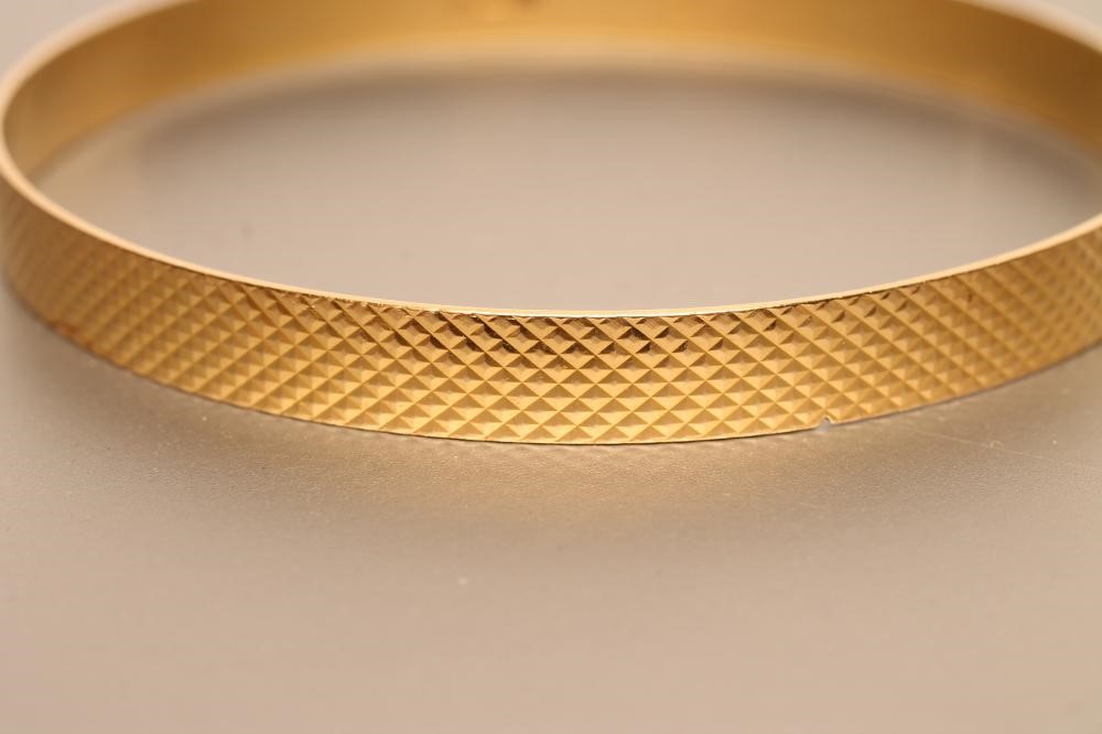 A MALTESE GOLD BANGLE Image