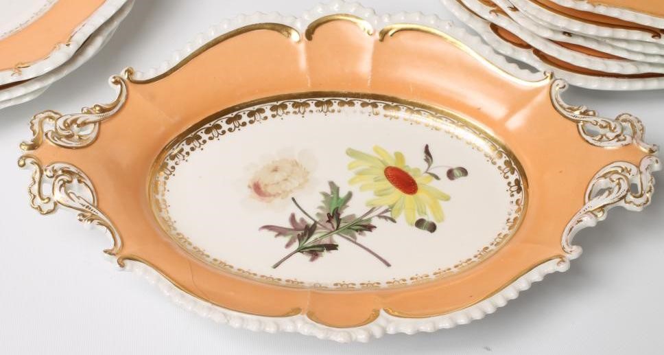 A DAVENPORT PORCELAIN PART DESSERT SERVICE Image