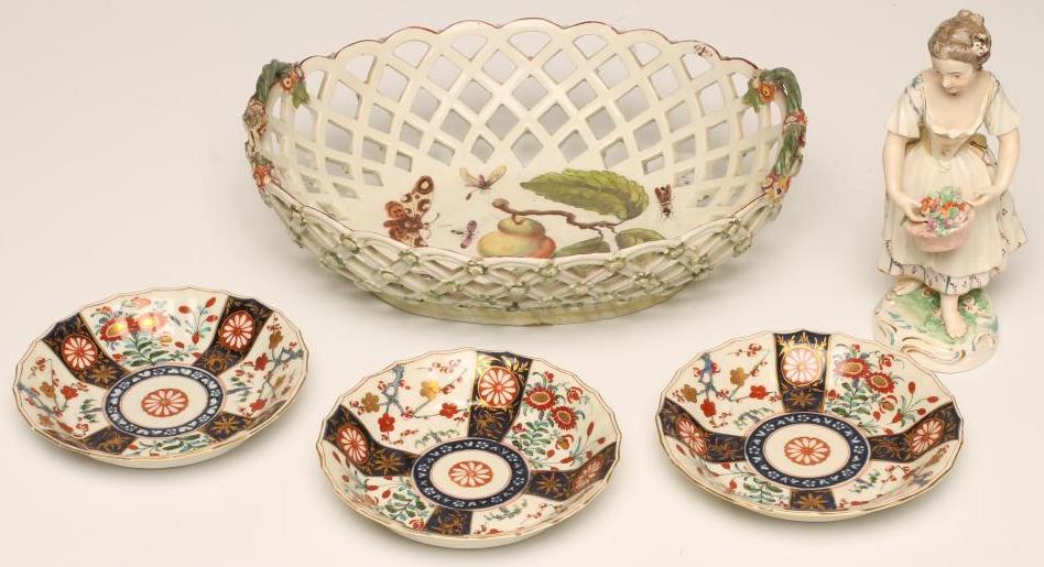 A SMALL COLLECTION OF ENGLISH PORCELAIN Image
