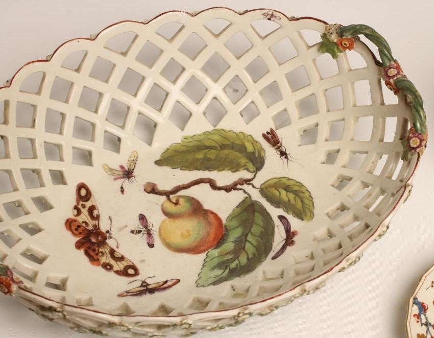 A SMALL COLLECTION OF ENGLISH PORCELAIN Image