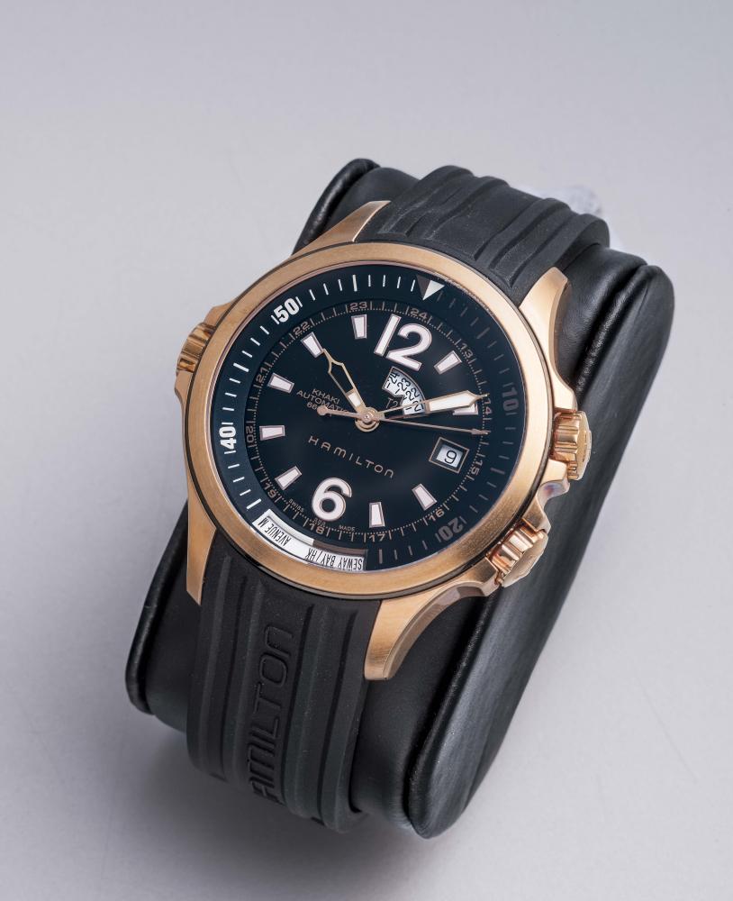 A GENTLEMAN'S HAMILTON "KHAKI" AUTOMATIC T2 WRISTWATCH Image