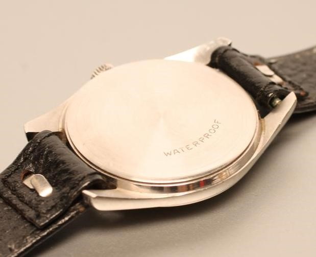 A GENTLEMAN'S STAINLESS STEEL "OMEGA SEAMASTER" WRISTWATCH Image